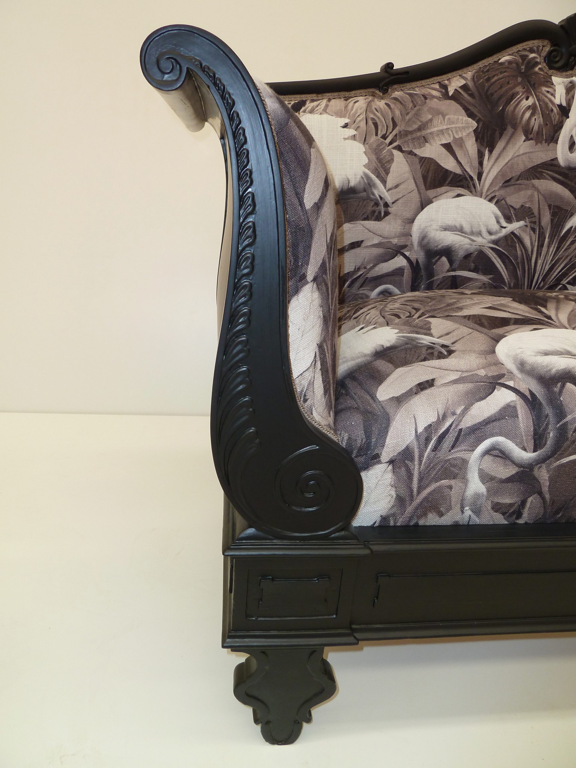 Small couch - Image 2